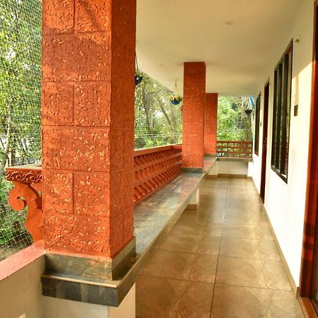 Dhakshina Homestay Kochi Buitenkant foto